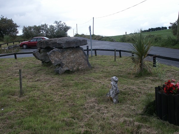 Dolmen a menhir