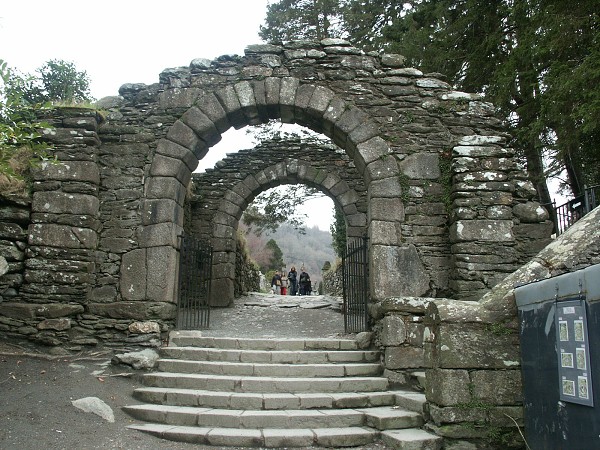 Glendalough - zbytek vstupn brny